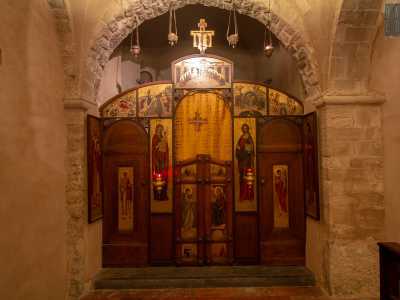 Infine ecco la Cappella Orientale, decorata dall�artista croato Zlatko Latković, l� dove anche i cristiani ortodossi possono pregare e celebrare la propria liturgia